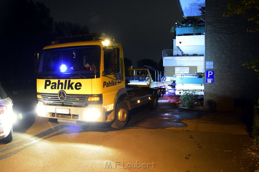 Pkw gegen Balkon Koeln Suerth Zum Keltershof P33.JPG - Miklos Laubert